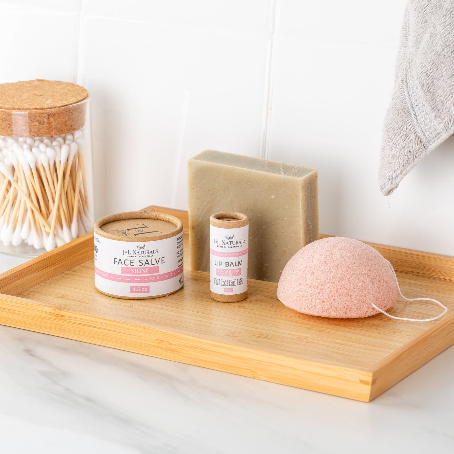 Kit Regimen Essenziale per la Pelle (Set da 4 Pezzi)