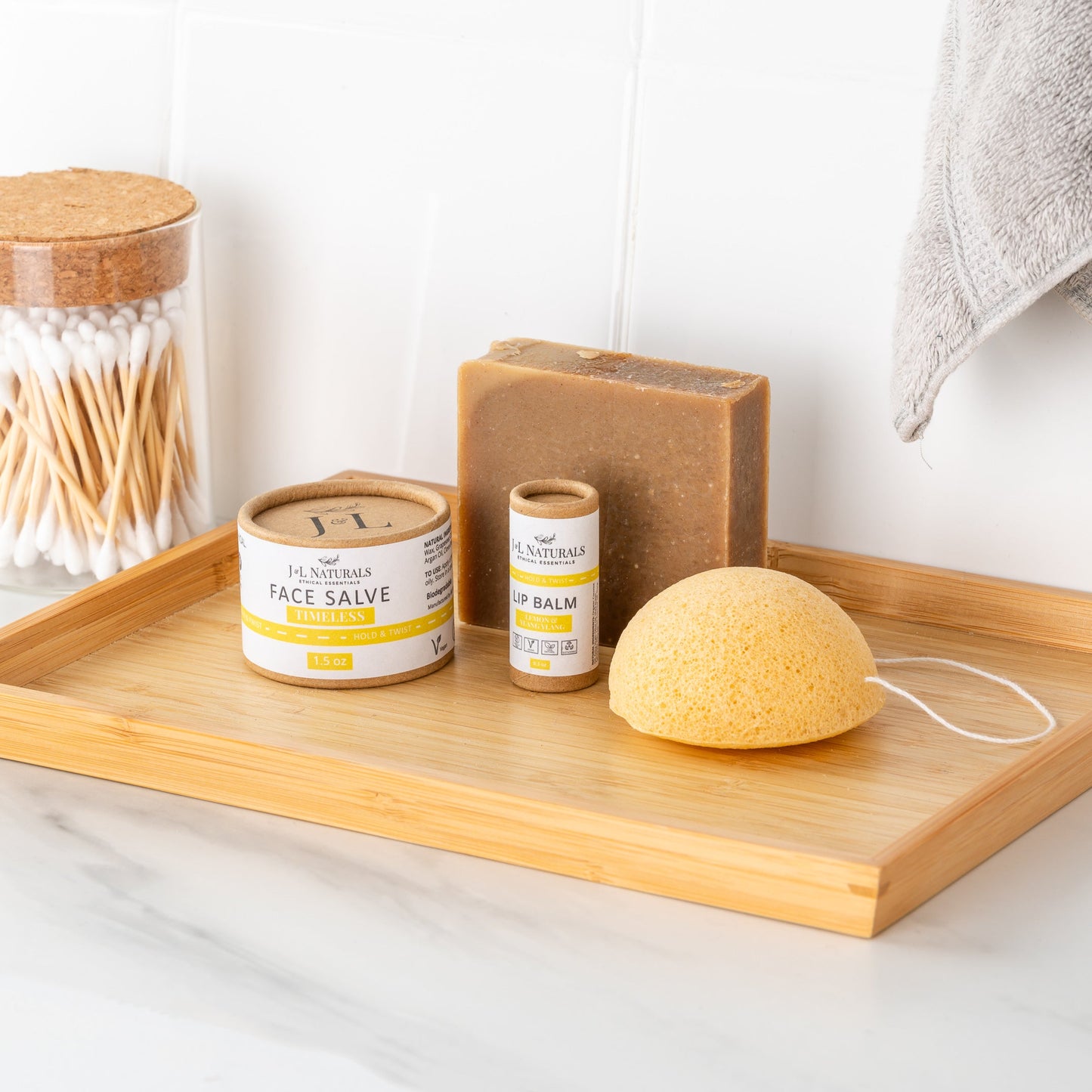 Kit Regimen Essenziale per la Pelle (Set da 4 Pezzi)
