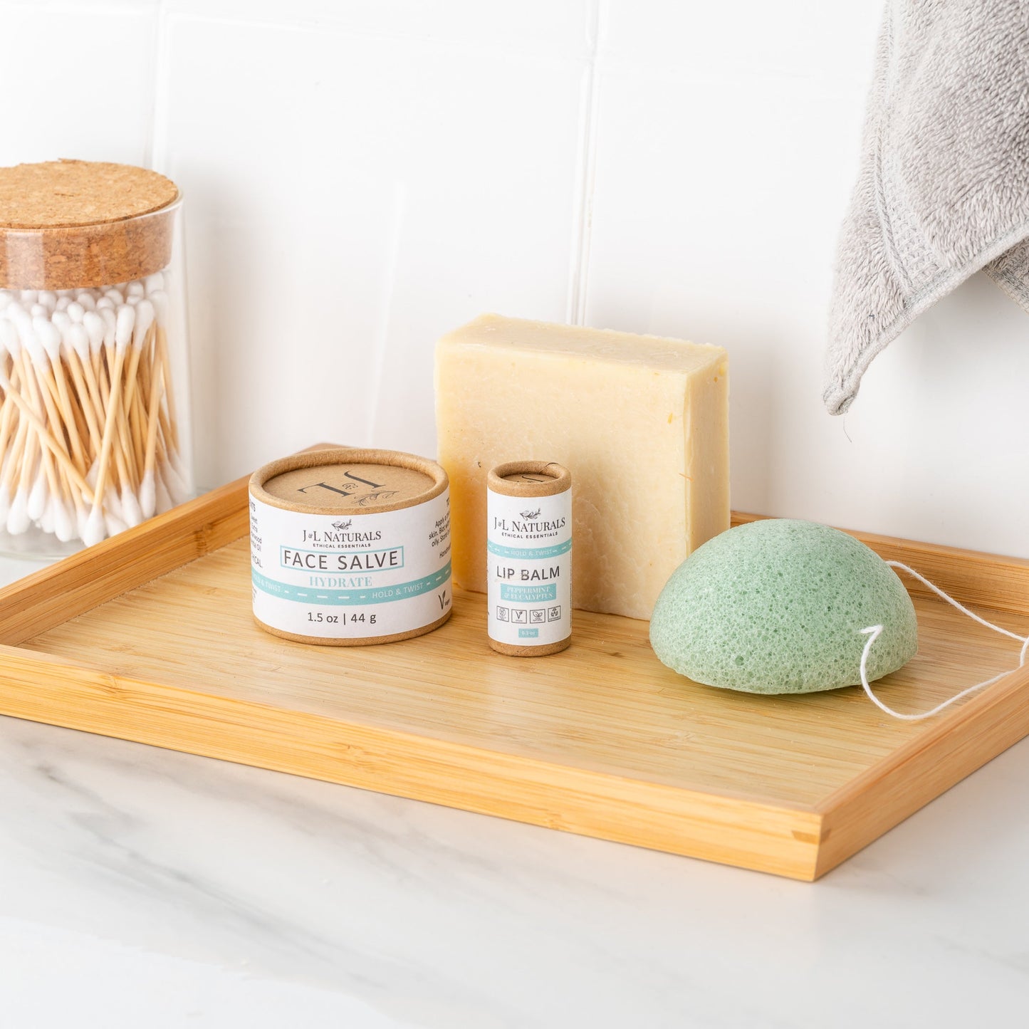Kit Regimen Essenziale per la Pelle (Set da 4 Pezzi)